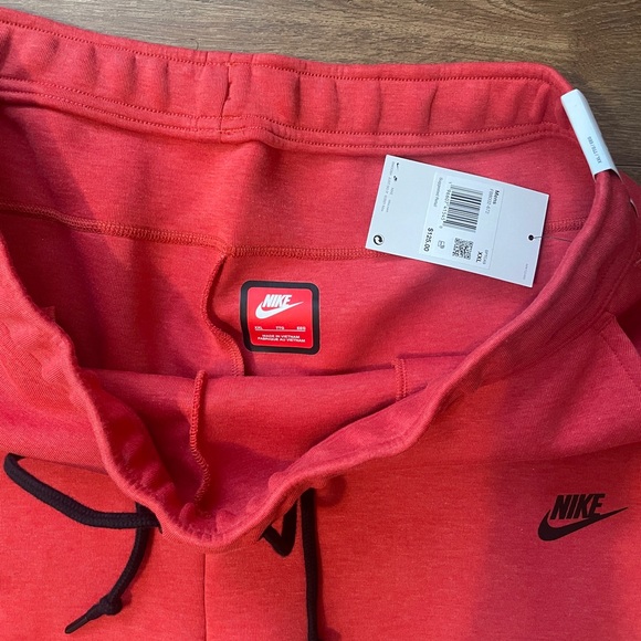 Nike Sportswear Tech Fleece Red Joggers Size XXL - Picture 2 of 3